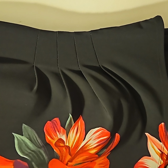 BEAUTIFUL Joseph Ribkoff dress - Picture 5 of 8